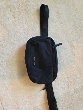 Athleta Black Belt Bag
